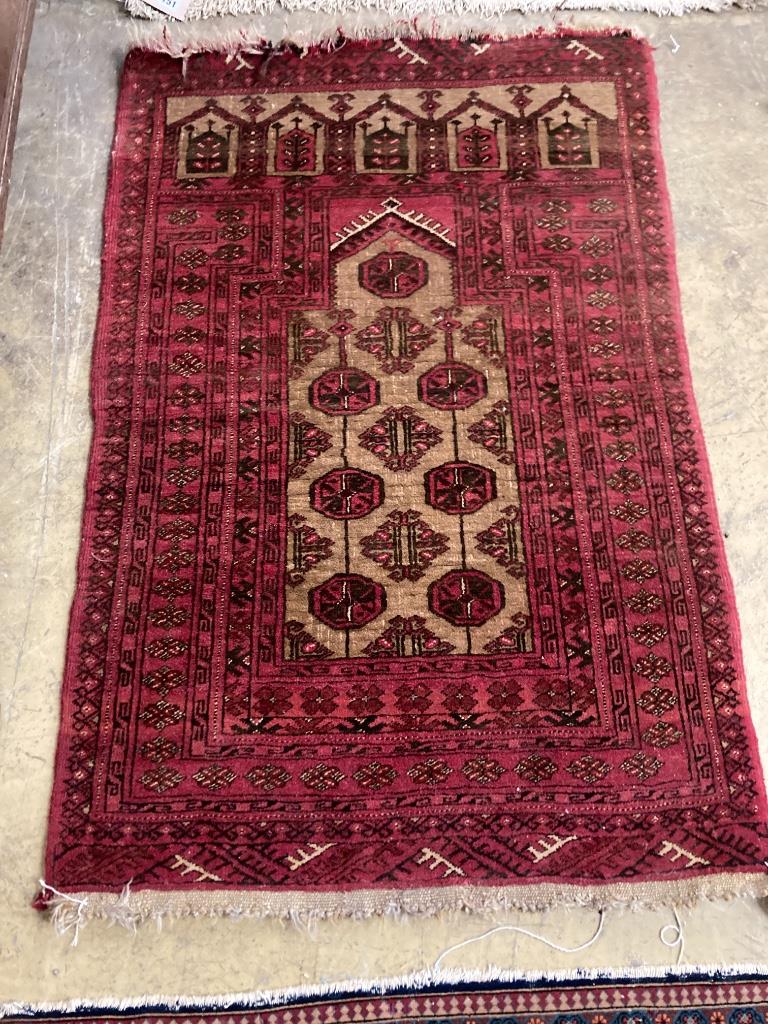 A North West Persian prayer rug, 110 x 74cm